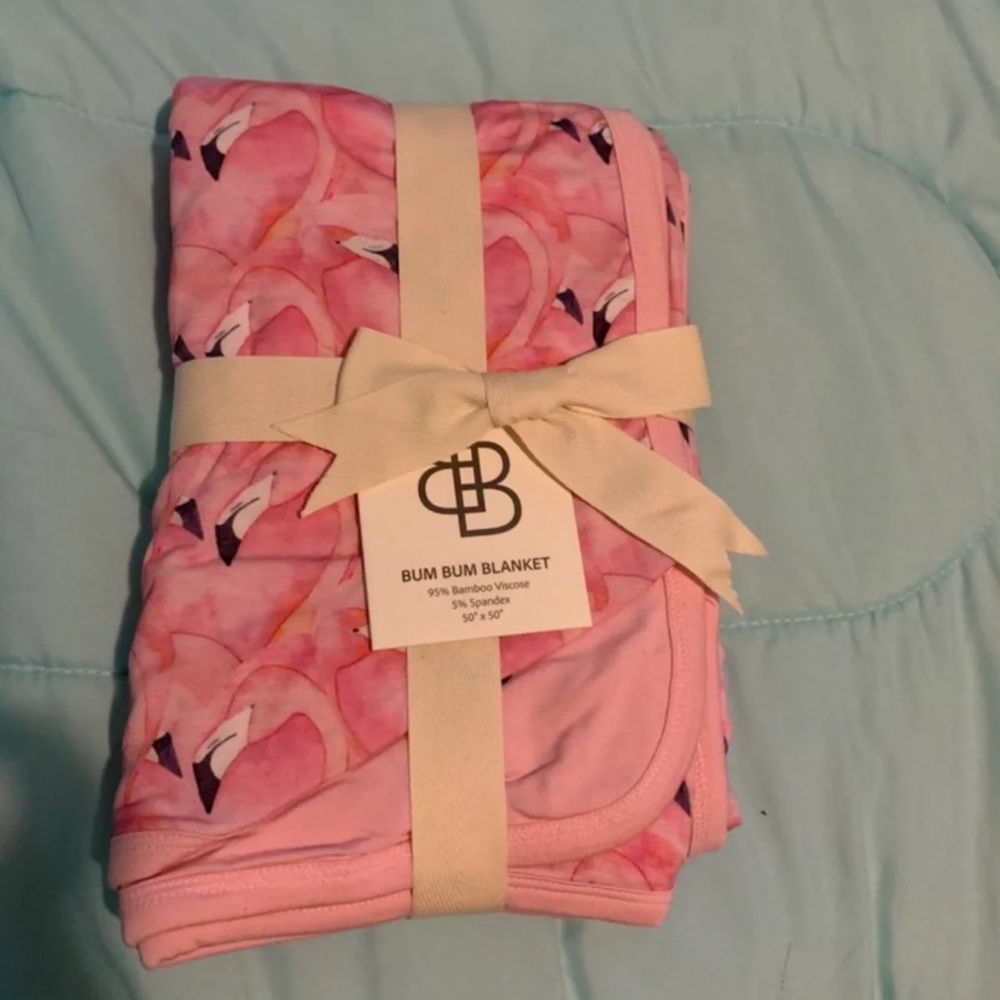 Love birds bum bum blanket